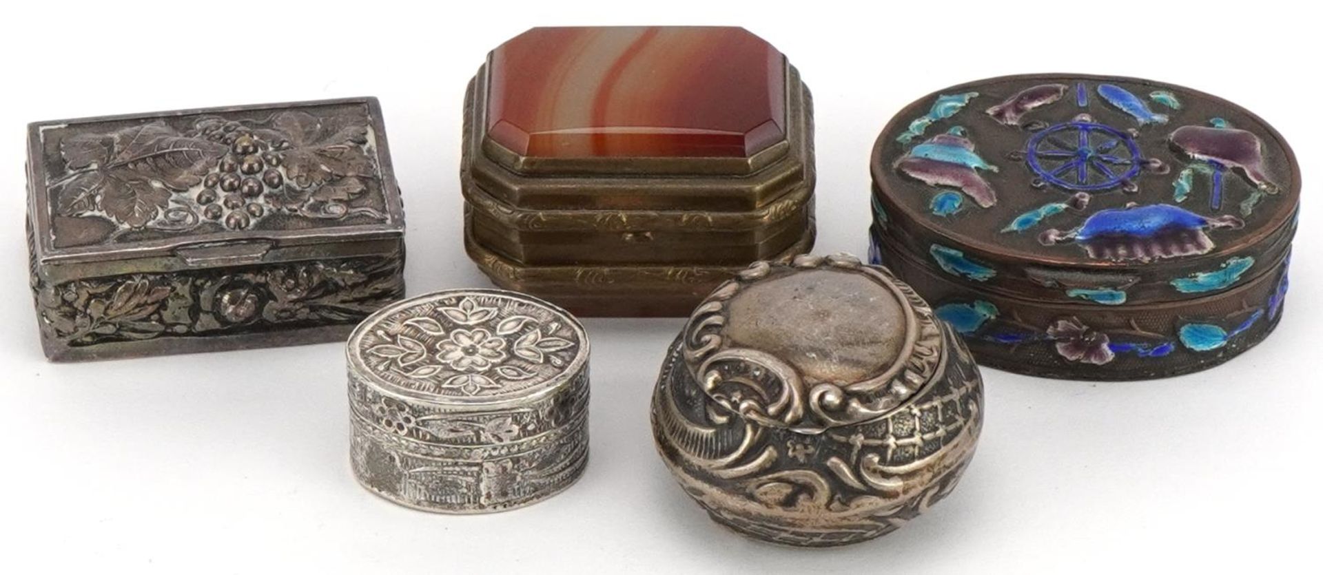 Five antique and later patch boxes, and pillboxes, some silver, including one Chinese Canton