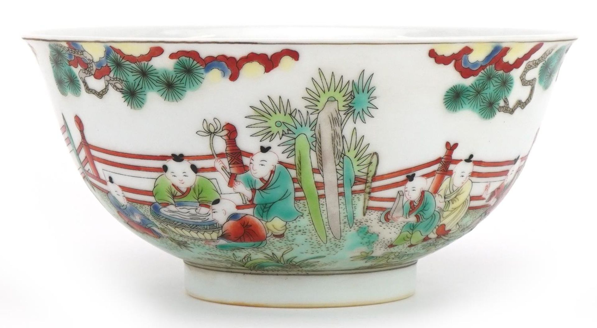 Chinese porcelain bowl hand painted in the famille verte palette with children playing in a palace - Image 4 of 7