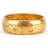22ct gold wedding band, size J/K, 5.4g : For further information on this lot please visit