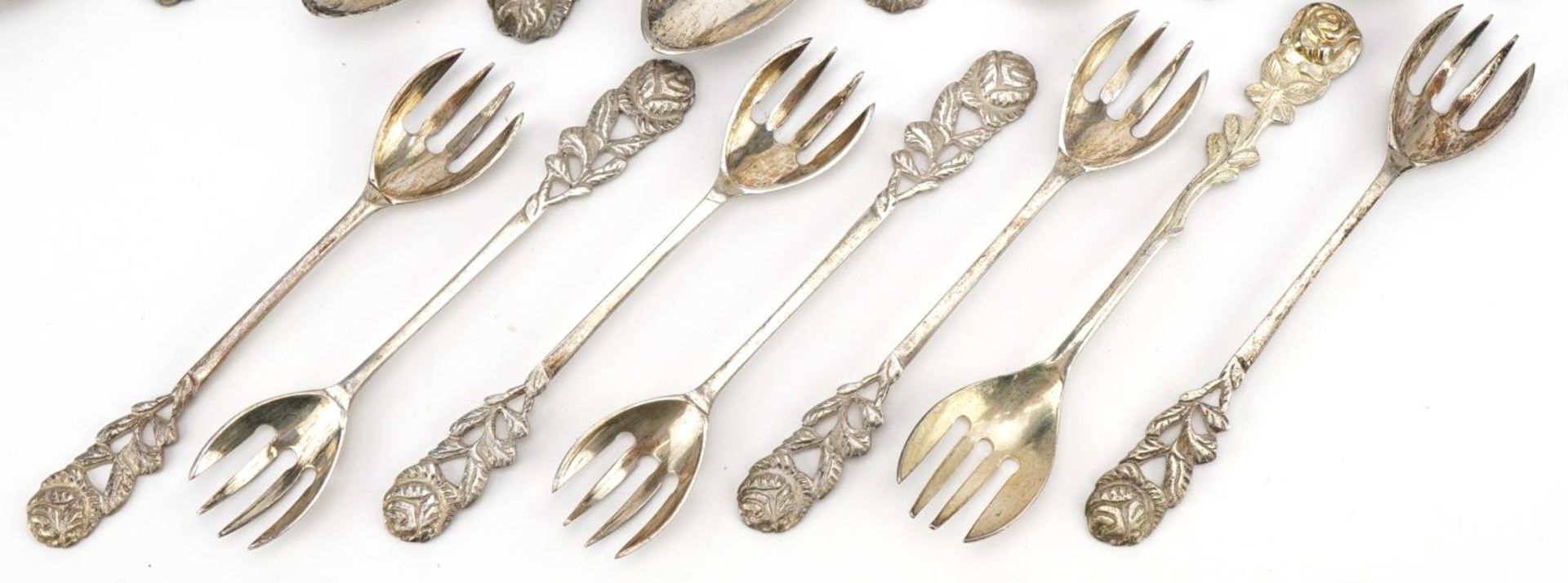 Eighteen 800 grade silver forks and spoons with naturalistic terminals, 12.5cm in length, 290.0g : - Image 3 of 4