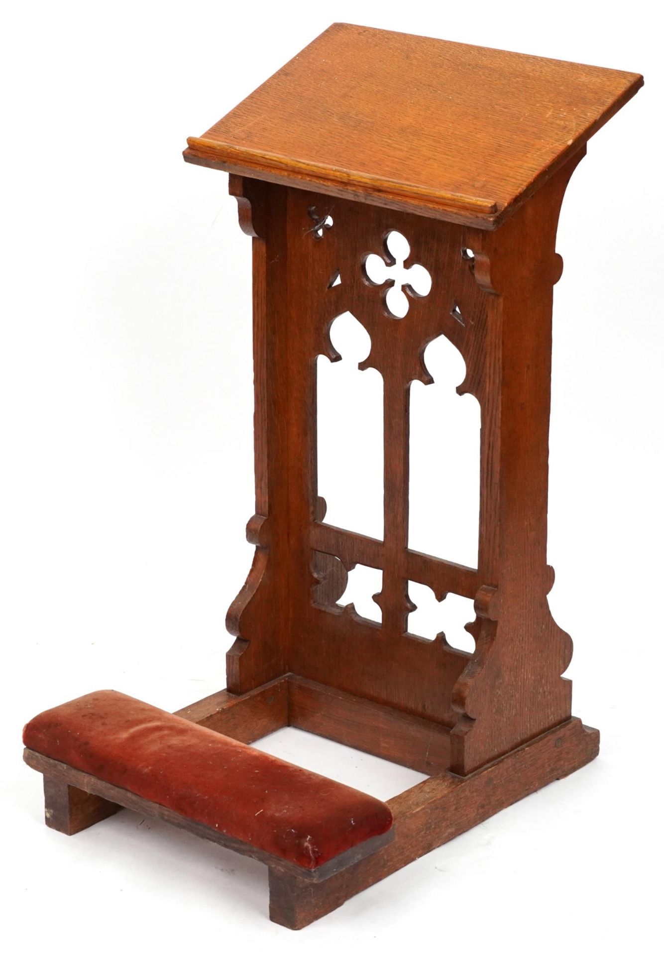 Gothic oak ecclesiastical kneeling pew, 87cm high : For further information on this lot please visit