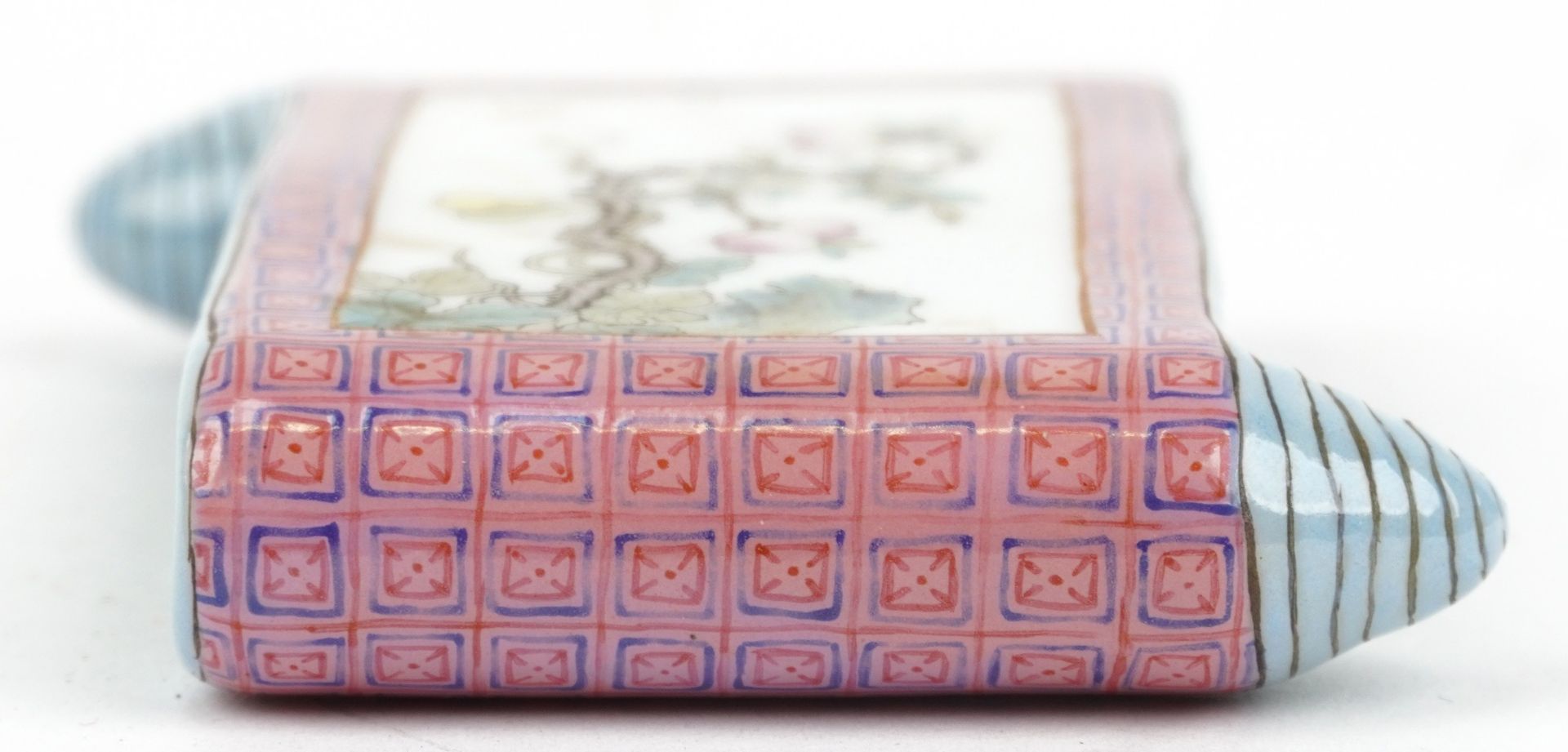 Chinese porcelain scholar's wrist rest in the form of a scroll hand painted in the famille rose - Image 6 of 9
