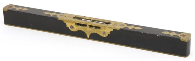 Victorian rosewood and brass spirit level by Mathieson of Glasgow numbered 014, 25.5cm in length :