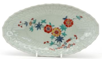 Japanese Kakiemon ovoid dish hand painted with flowers, 21.5cm wide : For further information on