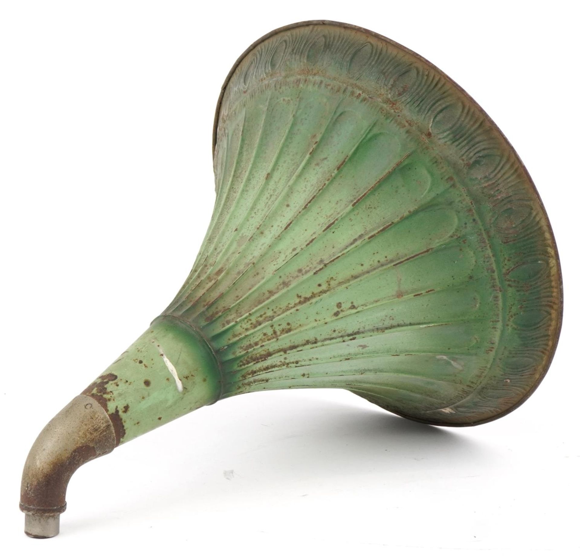 Vintage tin gramophone horn, 51.5cm in length : For further information on this lot please visit - Image 3 of 4