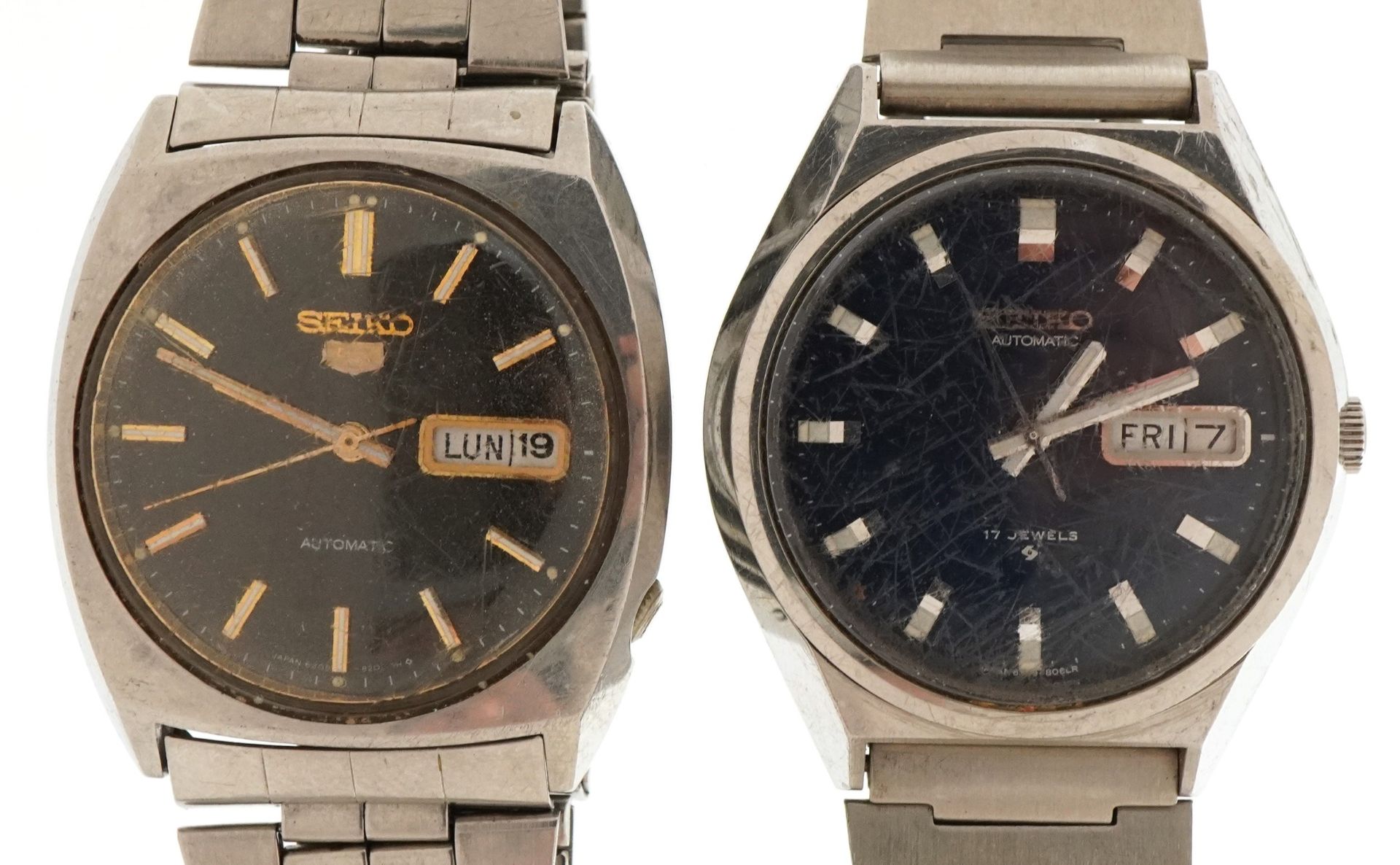 Seiko, two vintage gentlemen's Seiko automatic wristwatches with day/date apertures including