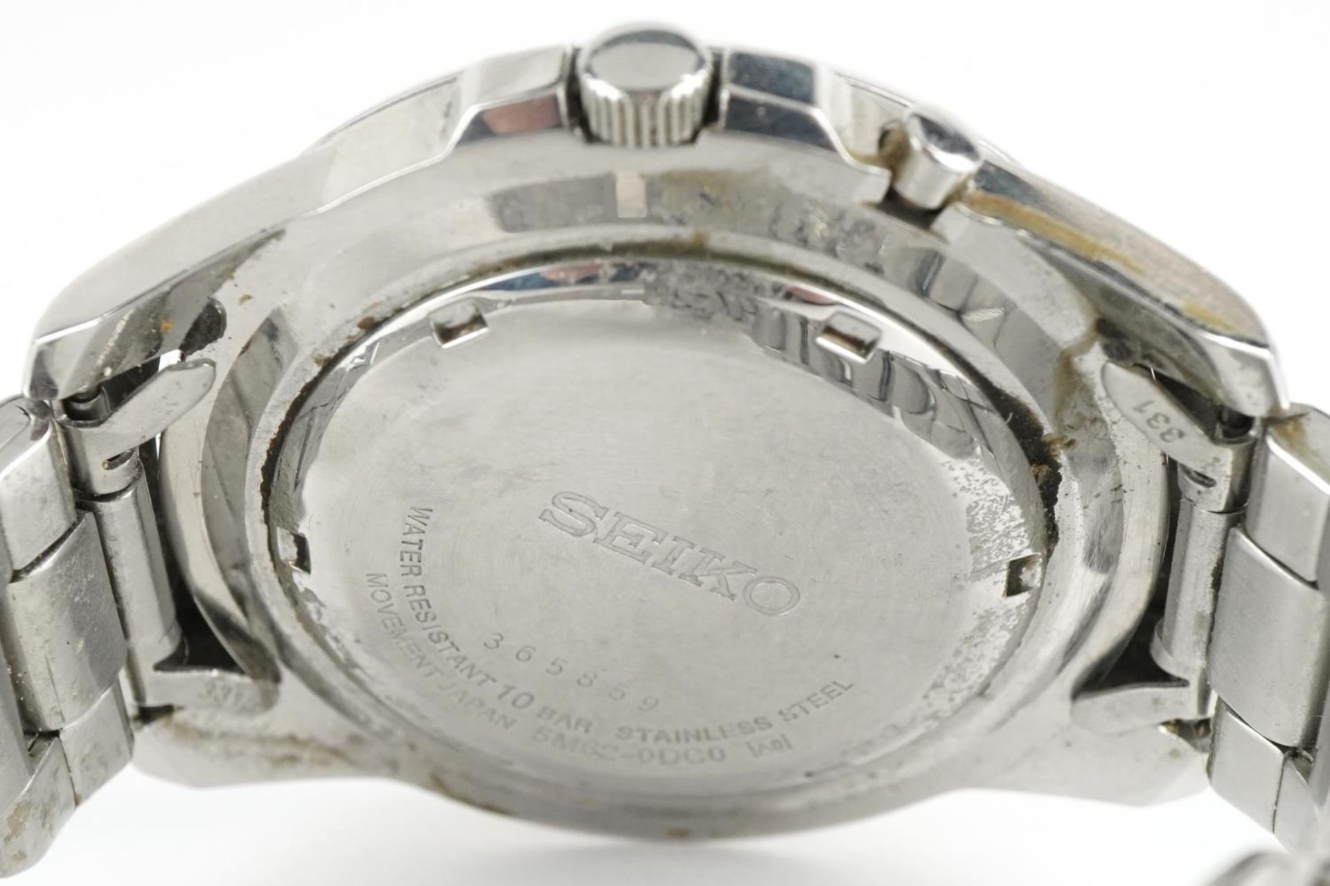 Seiko, gentlemen's Seiko kinetic wristwatch with date aperture, model 5M62-ODCO : For further - Image 4 of 5