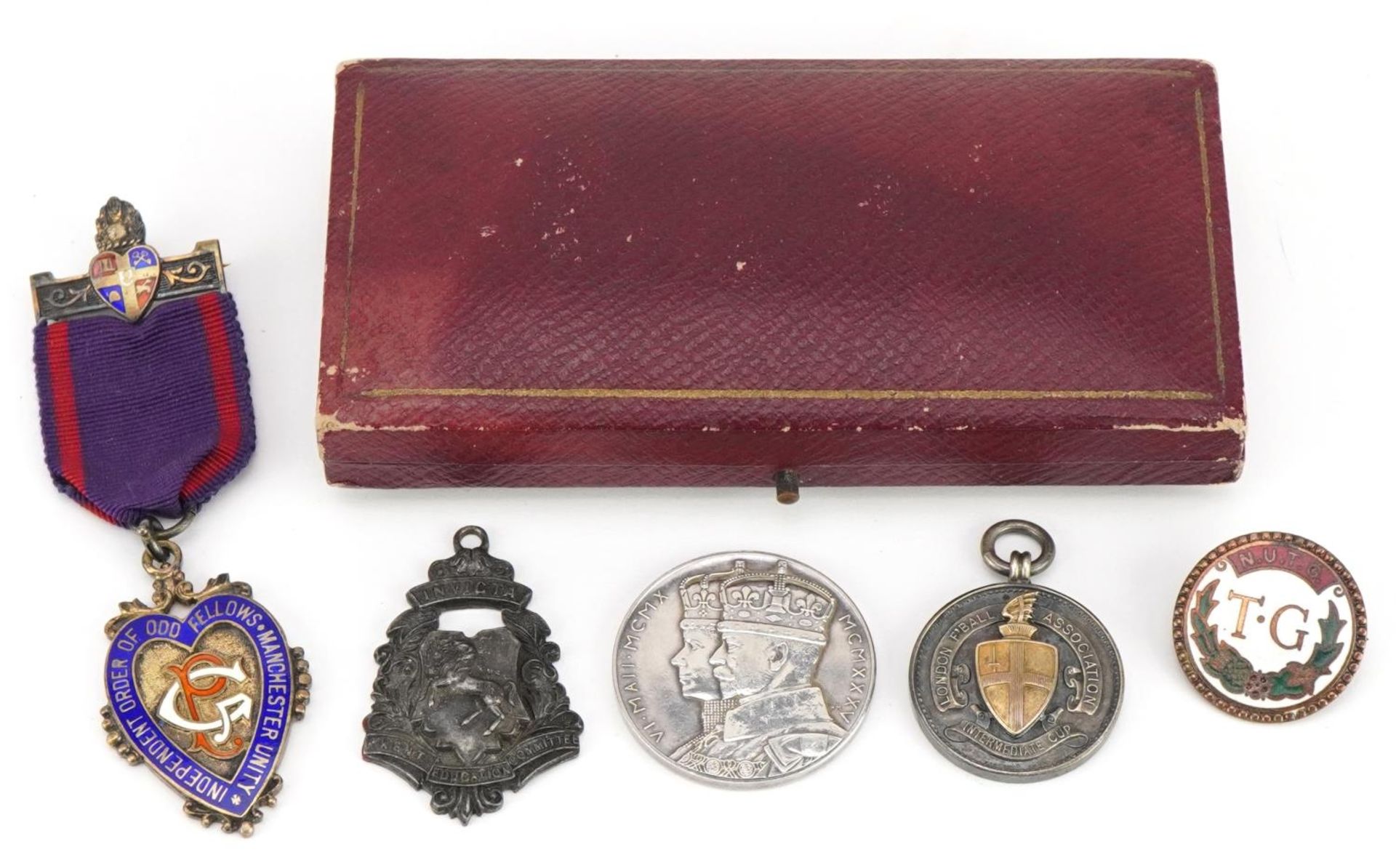 Sundry items including silver and enamel masonic jewel, silver London Football Association