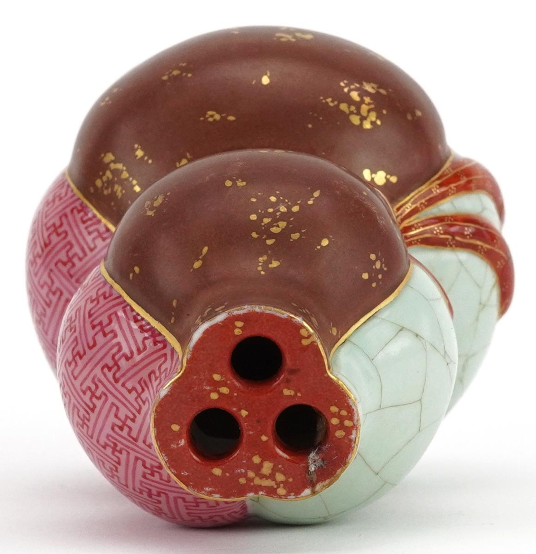 Chinese porcelain double gourd three section flower vase with ribbon, gilt four figure character - Image 6 of 7