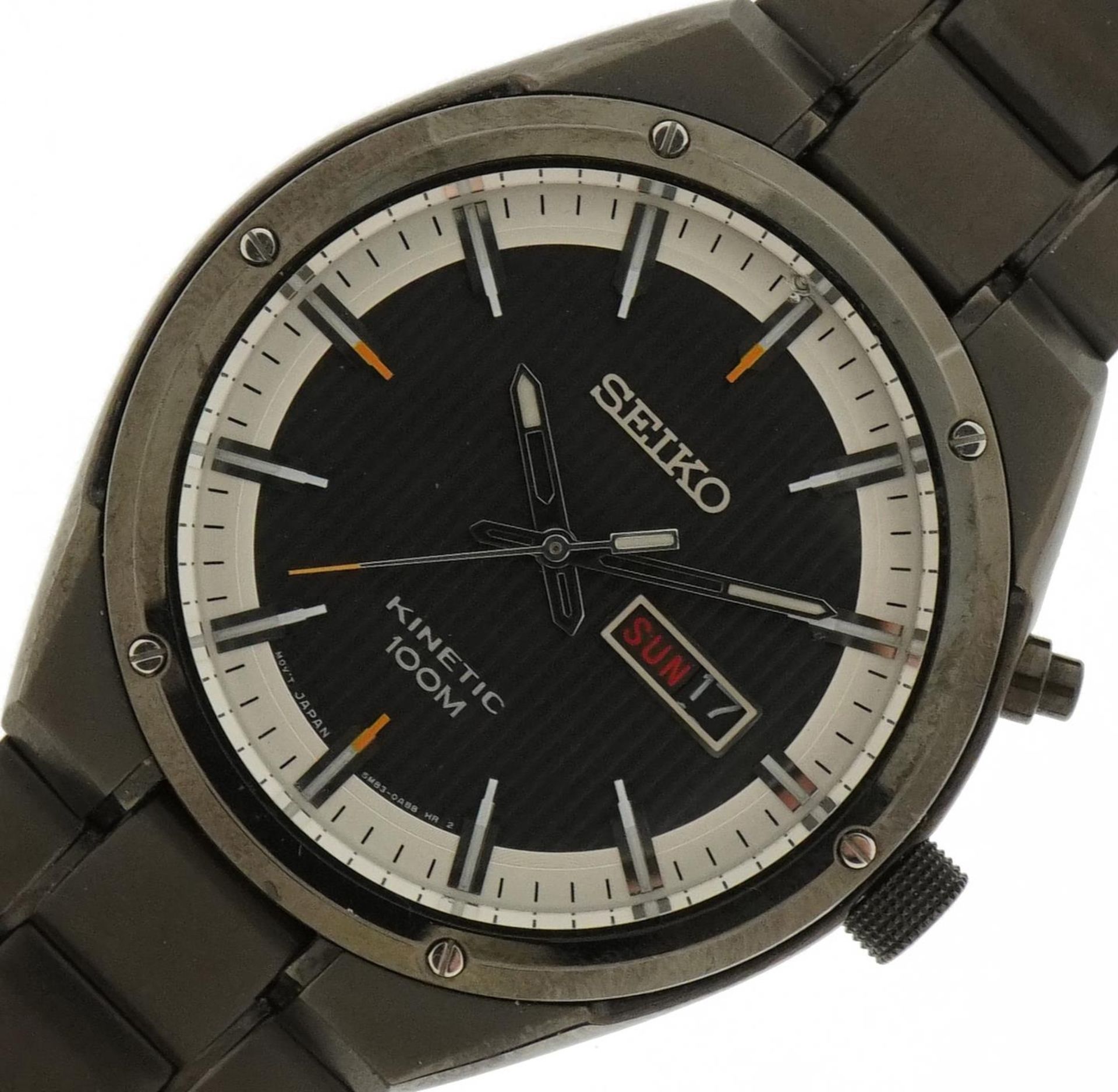 Seiko, gentlemen's Seiko kinetic wristwatch with day/date aperture, model 5M83-0AB0, 41mm in