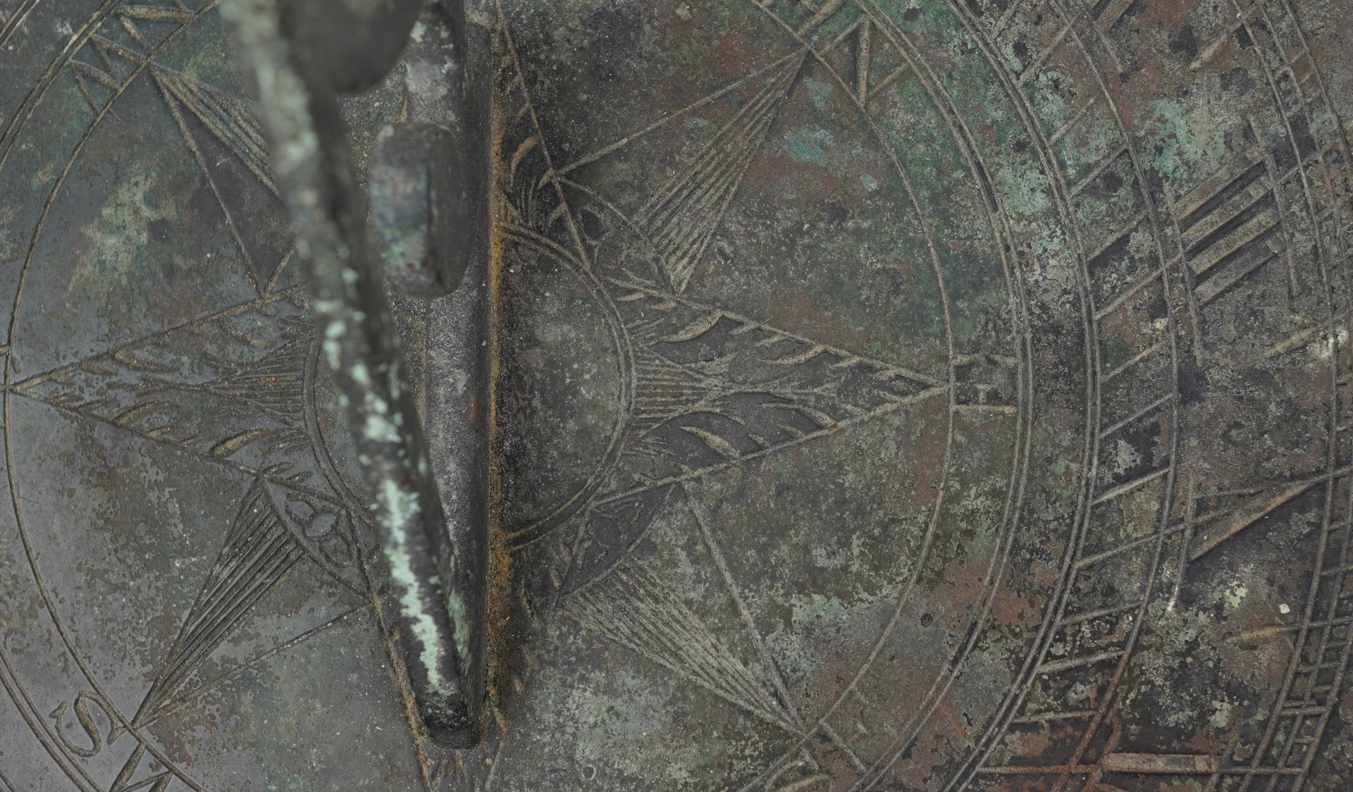 17th century bronze sundial Unesuffed 1649, 18cm in diameter : For further information on this lot - Image 3 of 5