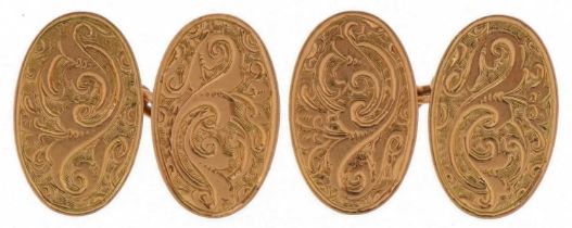 Pair of 15ct gold engraved cufflinks, 1.9cm wide, 8.7g