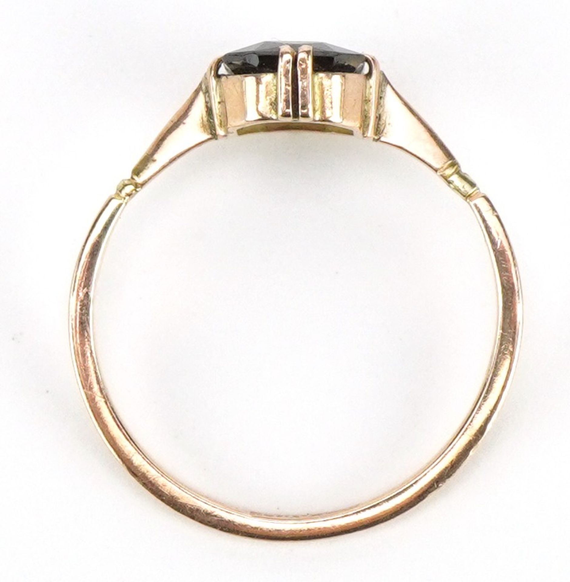 9ct gold Bohemian garnet ring, size M, 1.2g - Image 3 of 3