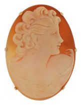 Large 9ct gold cameo shell brooch carved with a maiden, 4.5cm high, 14.0g