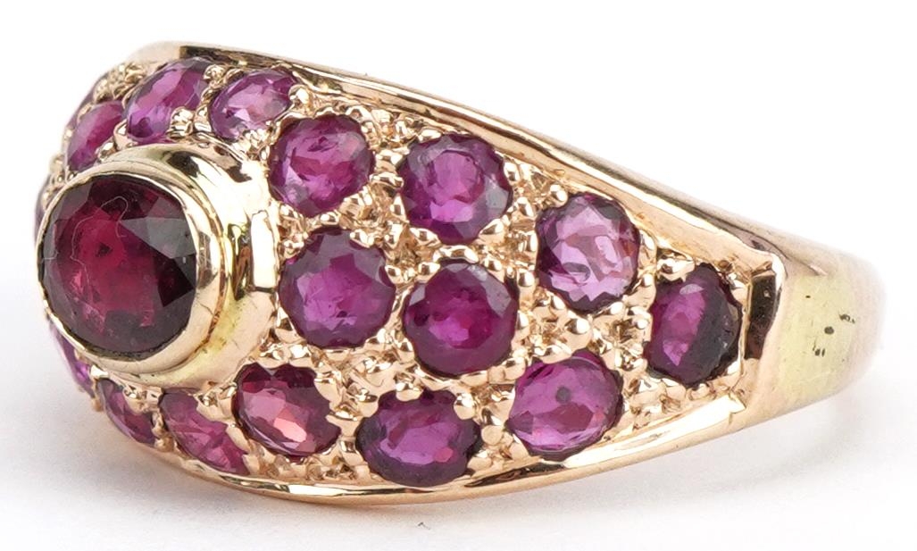 14ct gold ruby ring set with twenty three rubies, size M/N, 4.1g - Image 2 of 6
