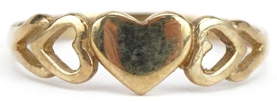 9ct gold love heart ring with pierced shoulders, size N, 1.2g