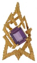 Modernist 18ct gold purple sapphire pendant, the sapphire approximately 9.3mmm x 7.1mm x 4.0mm deep,