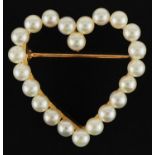 14ct gold pearl love heart brooch, 2.9cm high, 5.3g