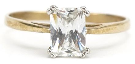 9ct gold baguette cut cubic zirconia ring, size R, 1.7g