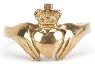9ct gold Claddagh ring, size M, 2.7g