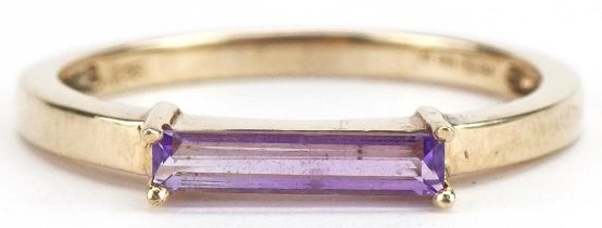 9ct gold rectangular cut amethyst ring, size O/P, 1.7g