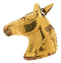 9ct gold horse head charm, 2.6cm high, 2.2g