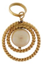 18ct gold cultured pearl pendant, 2.5cm high, 2.5g