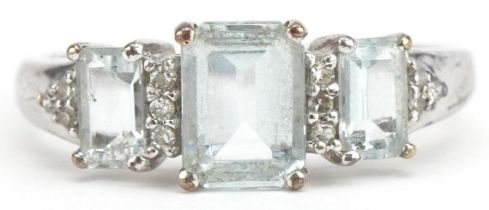 9ct white gold aquamarine and diamond ring, size O, 2.2g