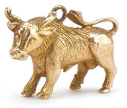 9ct gold standing bull charm, 1.6cm in length, 3.1g