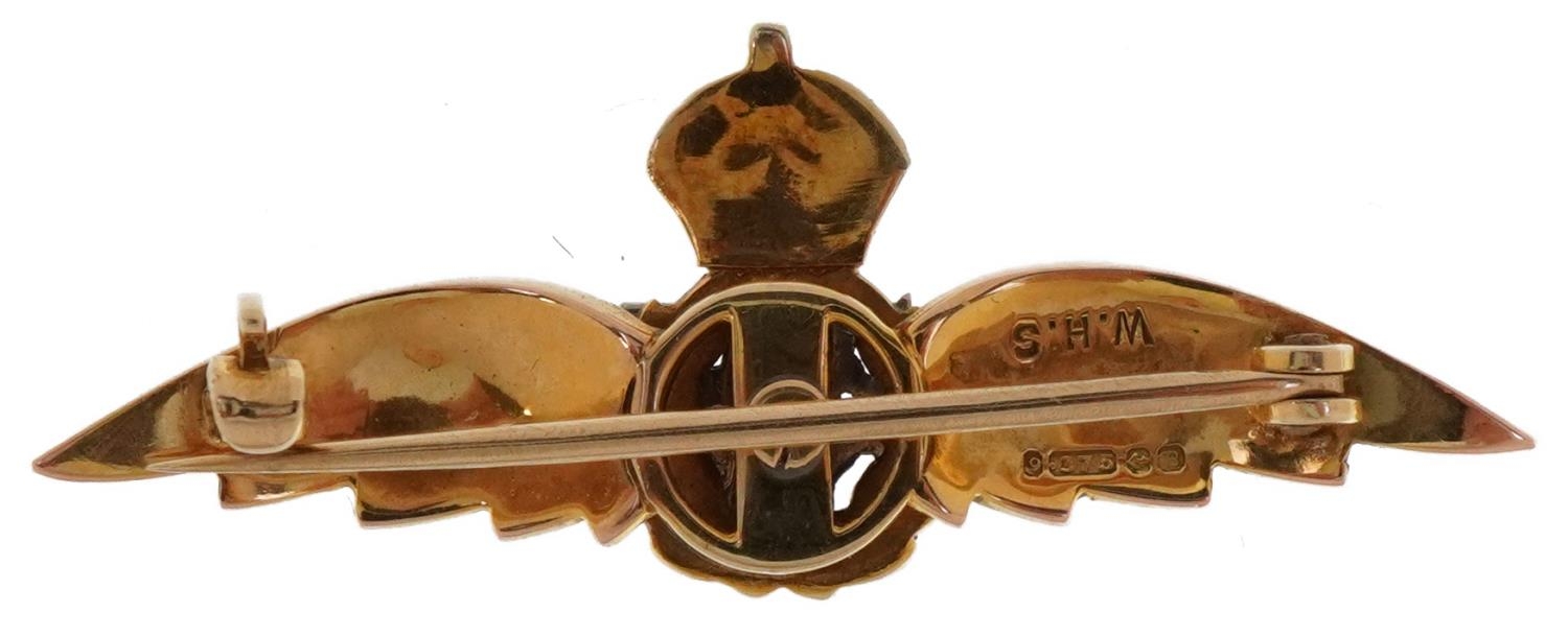 Military interest 9ct gold and enamel RAF sweetheart brooch, 3.8cm wide, 3.5g - Image 2 of 3