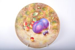 MID 20TH CENTURY ROYAL WORCESTER HAND PAINTED FREEMAN PLATE