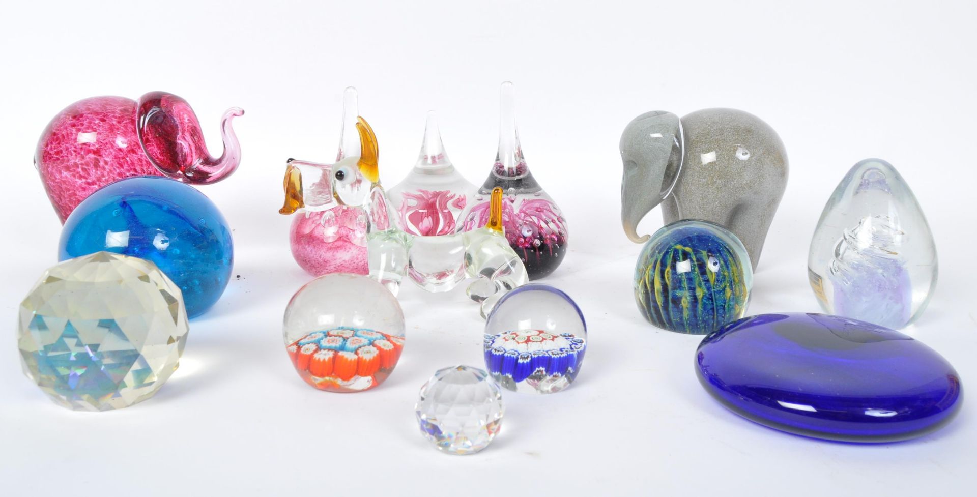 ASSORTMENT OF VINTAGE GLASS PAPERWEIGHTS - Image 2 of 6