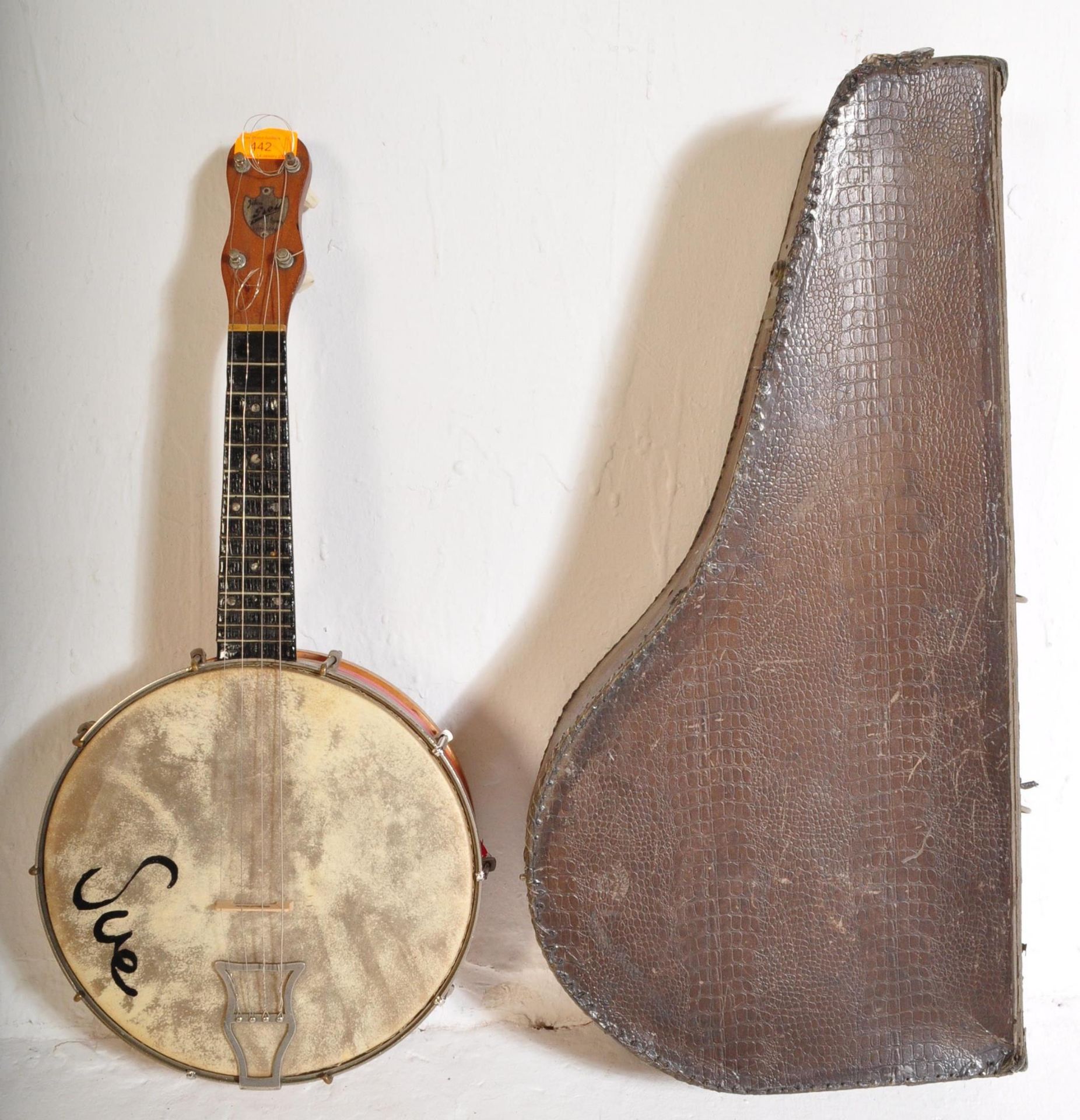 MID-CENTURY JOHN GREY & SONS BANJOLELE IN CASE