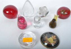 COLLECTION OF VINTAGE 20TH CENTURY PAPERWEIGHTS