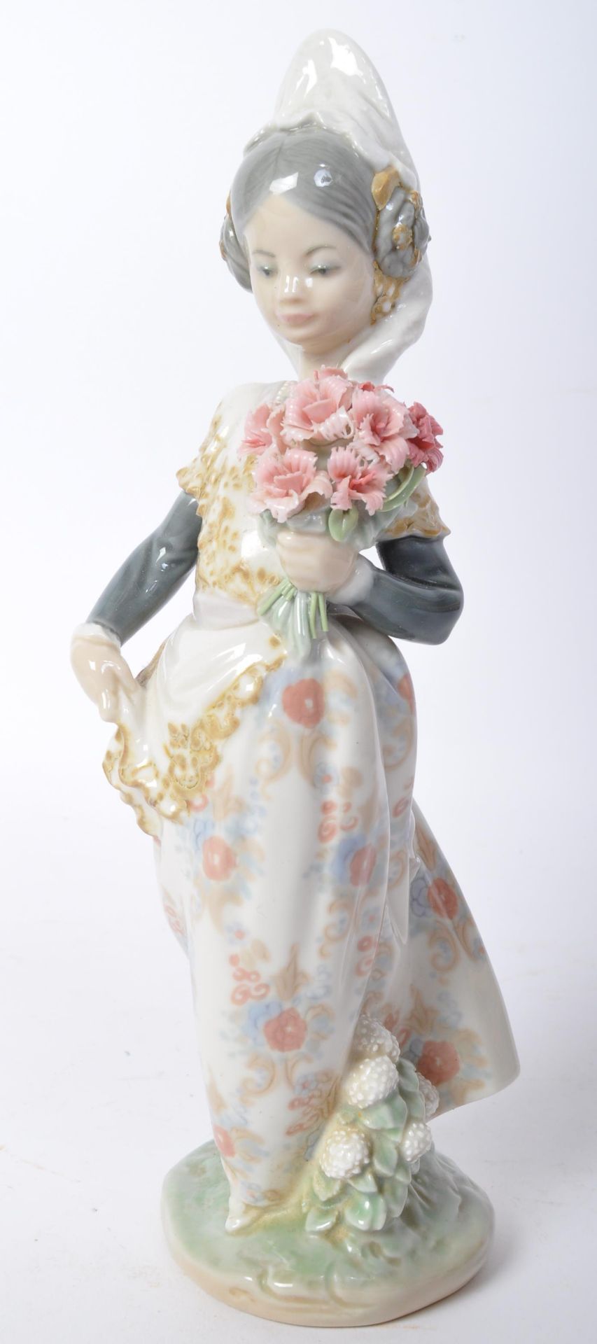 LLADRO SPANISH PORCELAIN VALENCIAN GIRL FIGURINE - Bild 3 aus 5