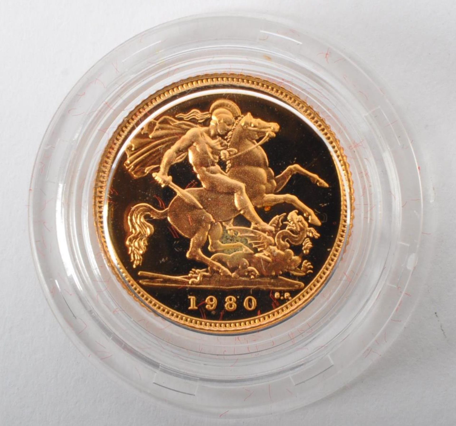 QUEEN ELIZABETH II 1980 22CT GOLD PROOF HALF SOVEREIGN - Image 3 of 3