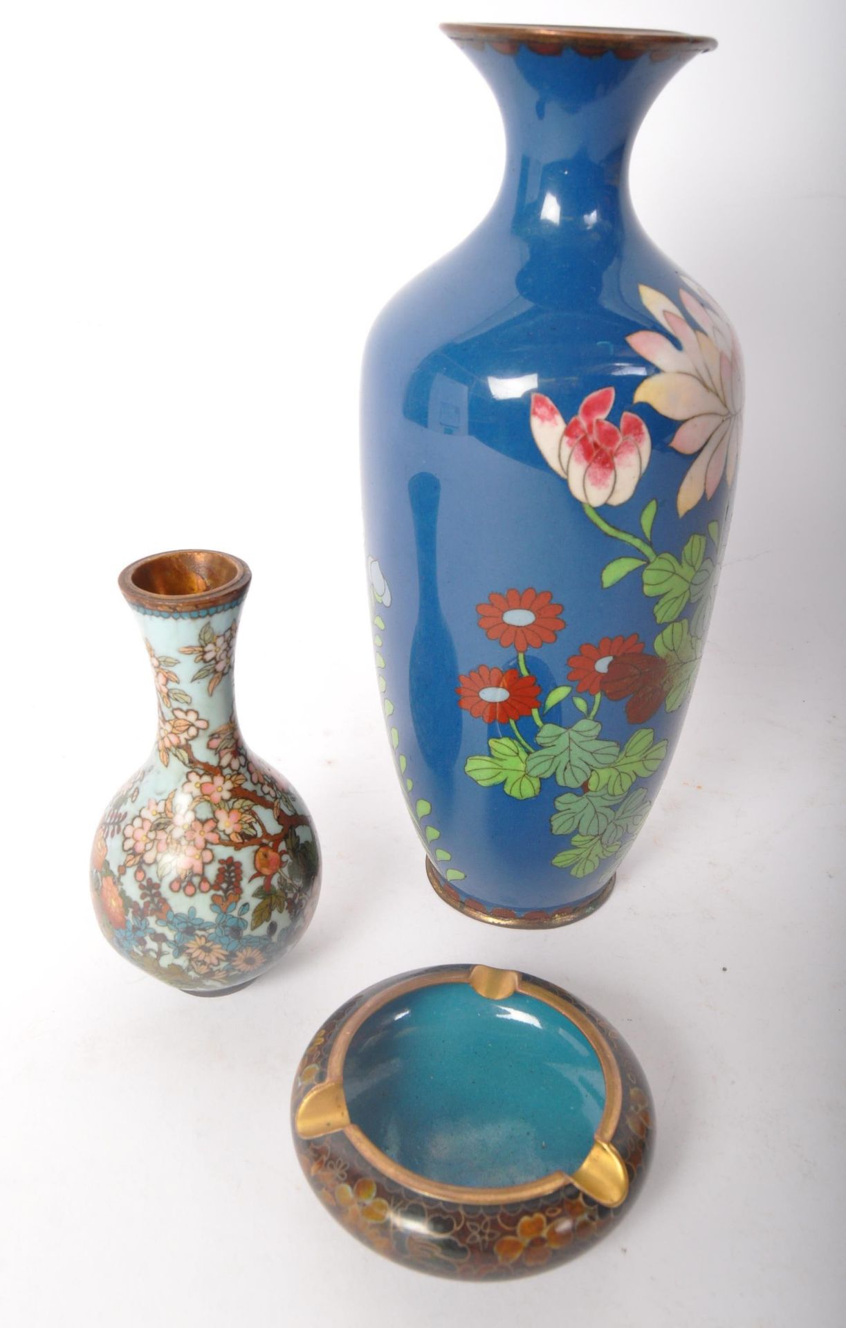 COLLECTION OF 20TH CENTURY CLOISONNE ITEMS