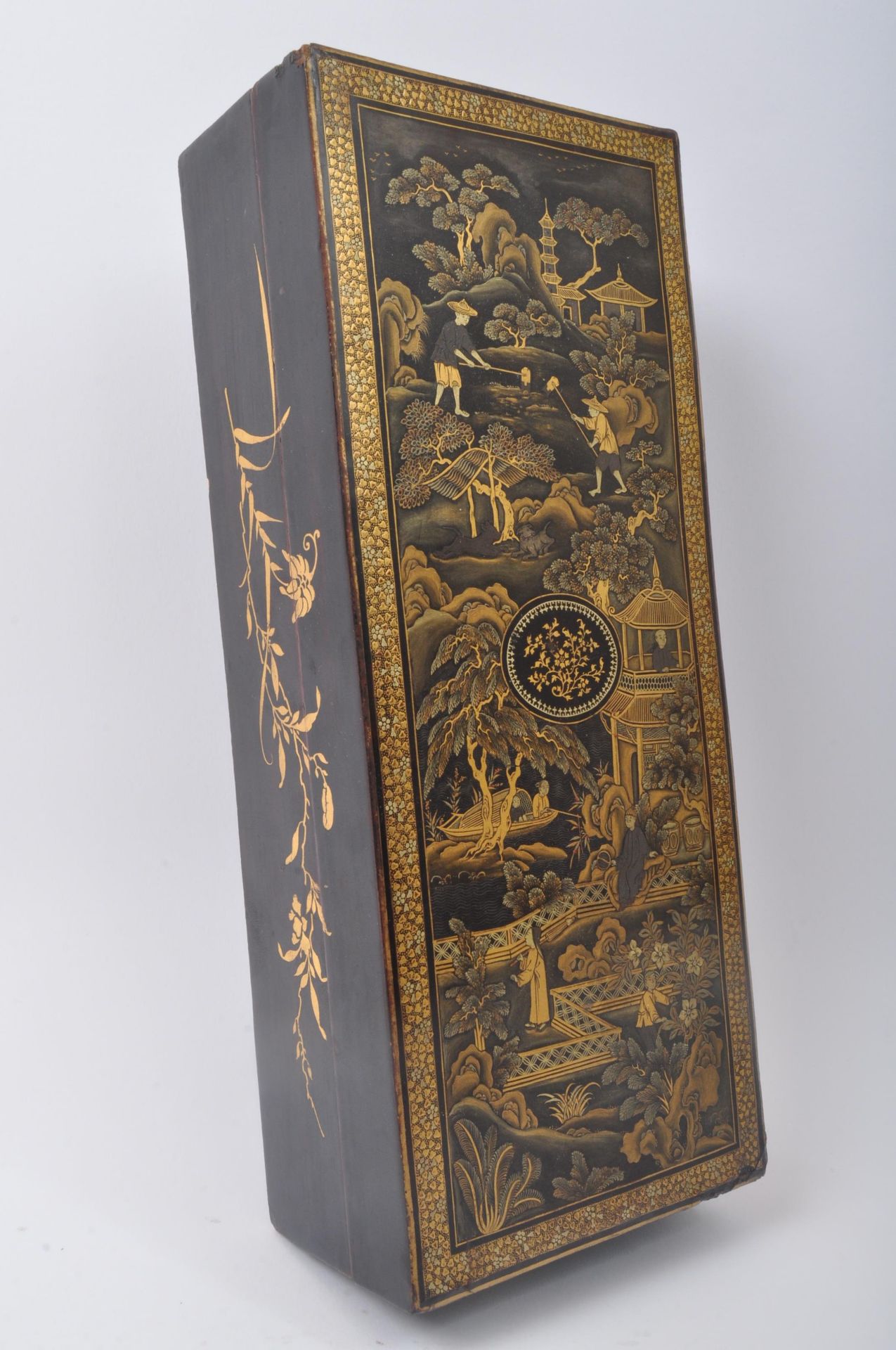 19TH CENTURY CHINESE LACQUERED BOX - Image 2 of 5