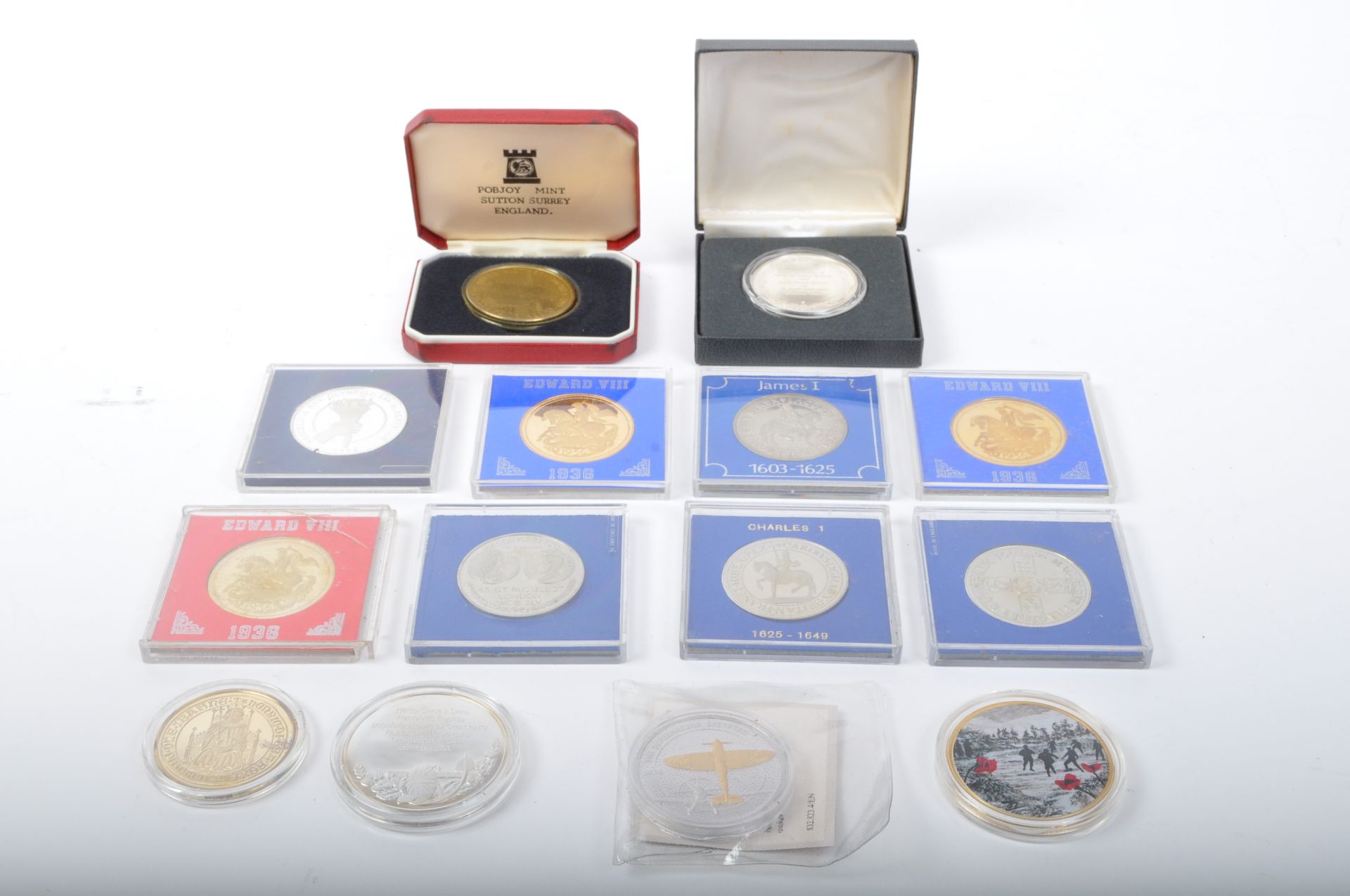 COLLECTION OF UK COMMEMORATIVE COINS & MEDALS