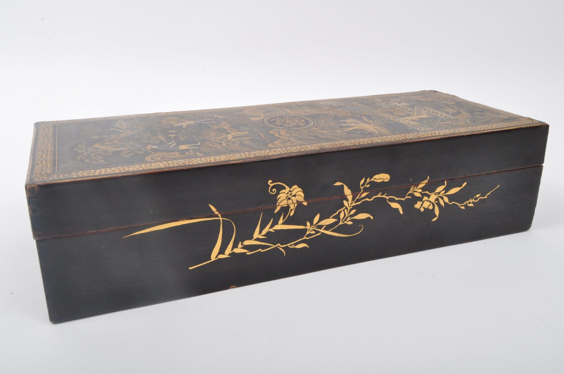 19TH CENTURY CHINESE LACQUERED BOX