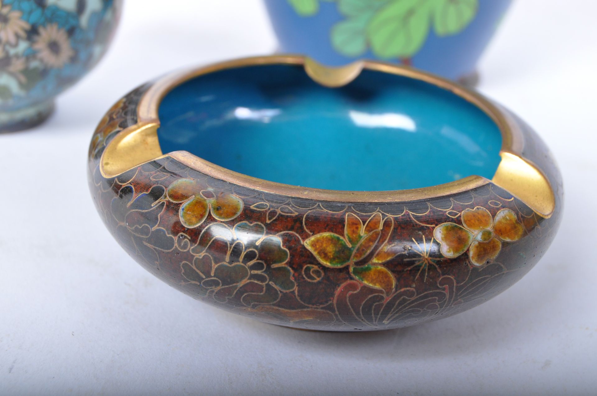 COLLECTION OF 20TH CENTURY CLOISONNE ITEMS - Image 6 of 6