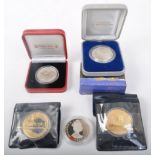 ASSORTMENT OF 20TH CENTURY COMMEMORATIVE UK & FOREIGN COINS