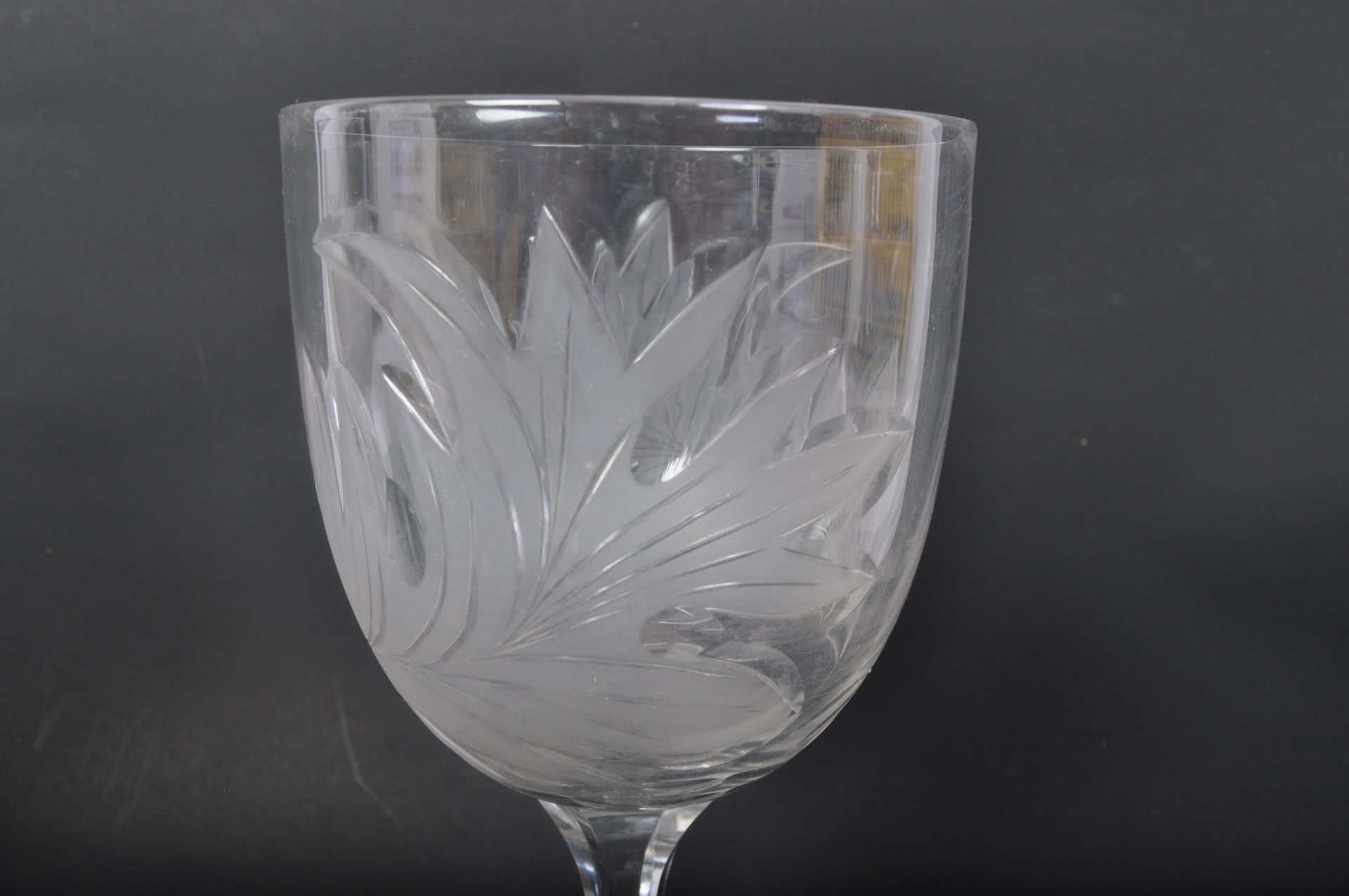 PAIR OF 20TH CENTURY ACID ETCHED WINE GLASSES - Image 5 of 5