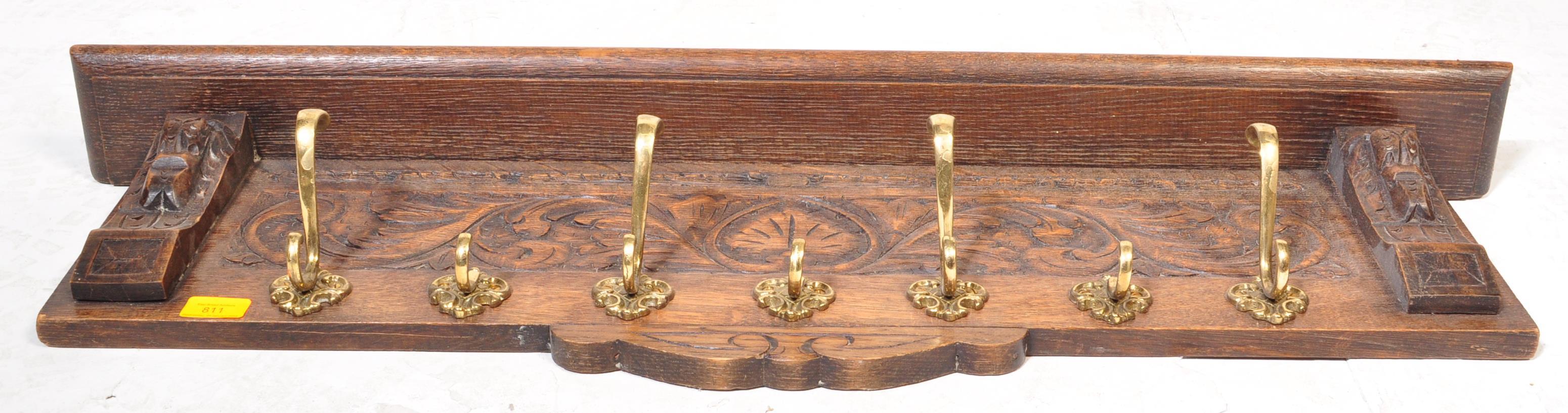 VICTORIAN 19TH CENTURY CARVED OAK & BRASS COAT RACK - Bild 4 aus 5