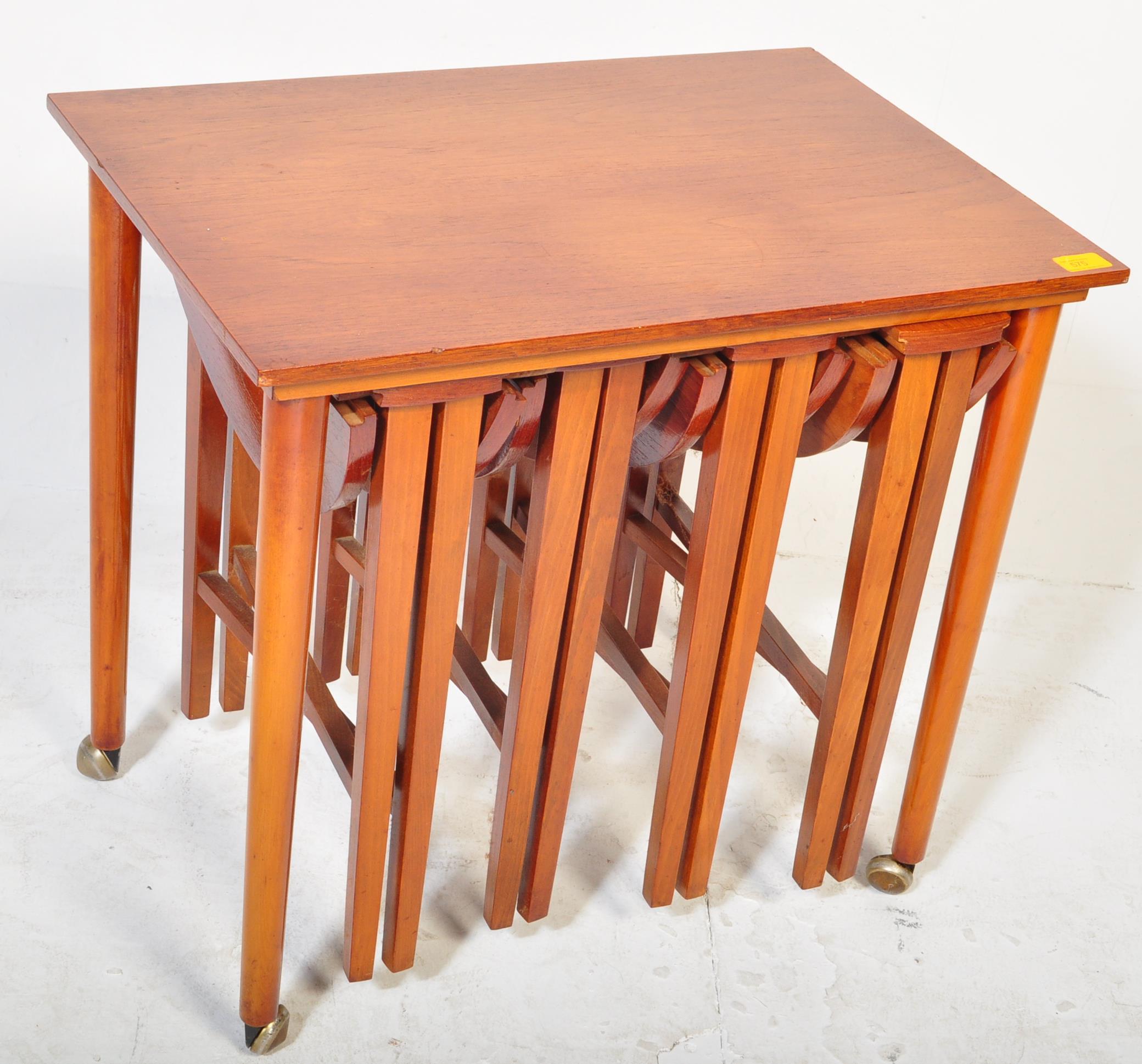 MID 20TH CENTURY TEAK POUL HUNDEVAD QUARTETTO NEST OF TABLES - Bild 2 aus 5