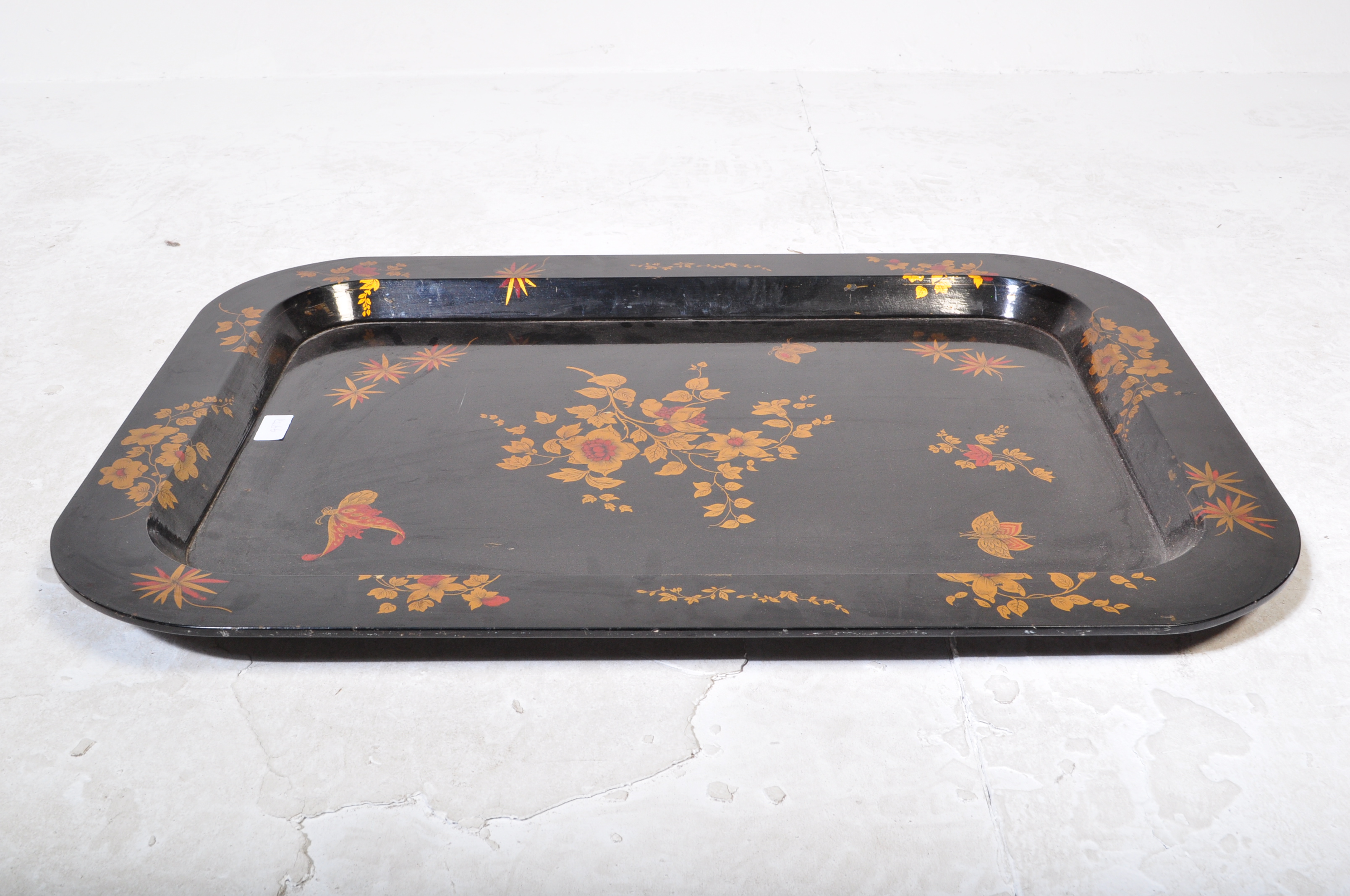 EARLY 20TH CENTURY 1930'S BLACK LACQUERED TRAY ON STAND - Bild 3 aus 5