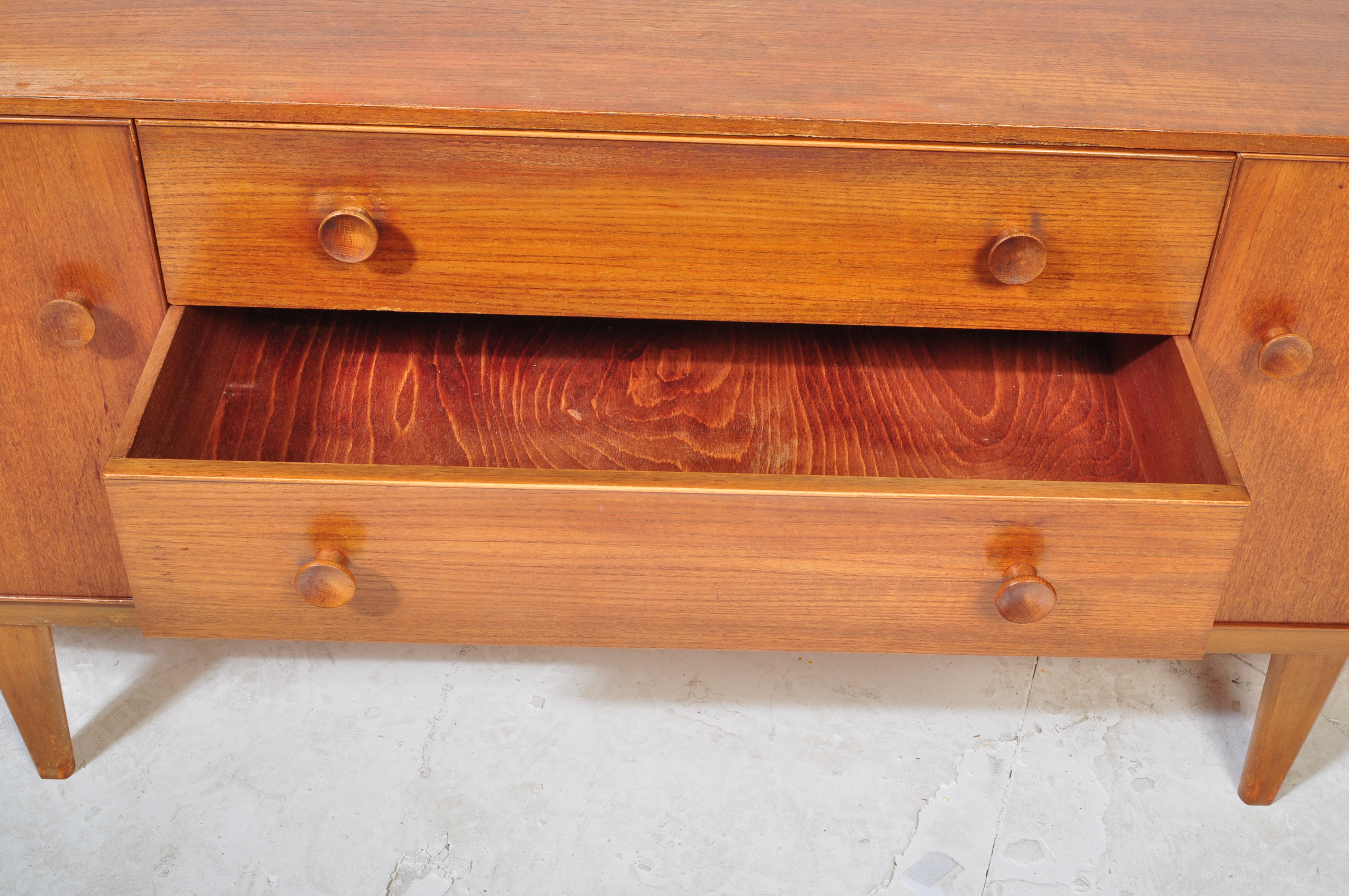 RETRO MID-CENTURY TEAK SIDEBOARD / CREDENZA - Image 5 of 5