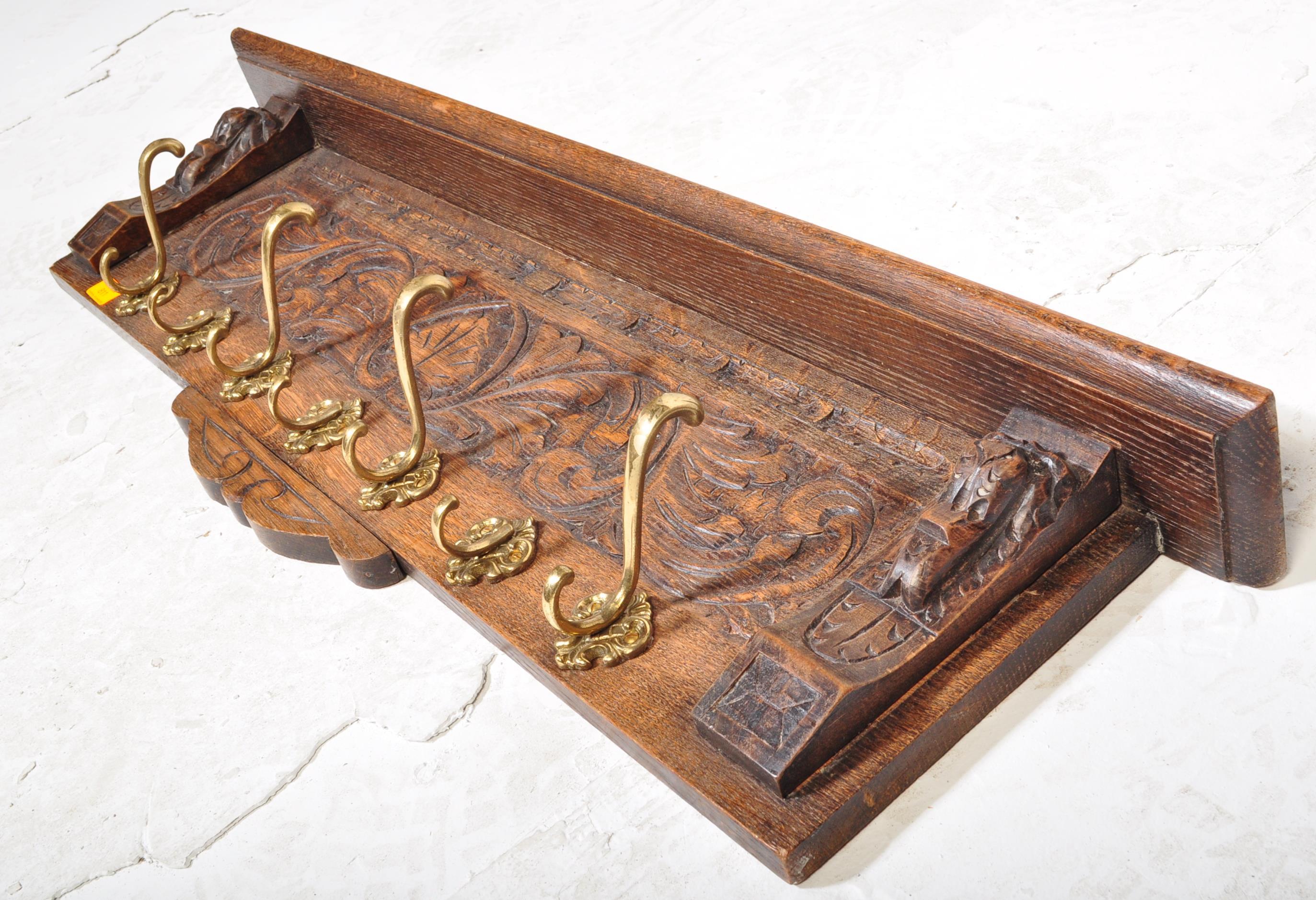 VICTORIAN 19TH CENTURY CARVED OAK & BRASS COAT RACK - Bild 5 aus 5