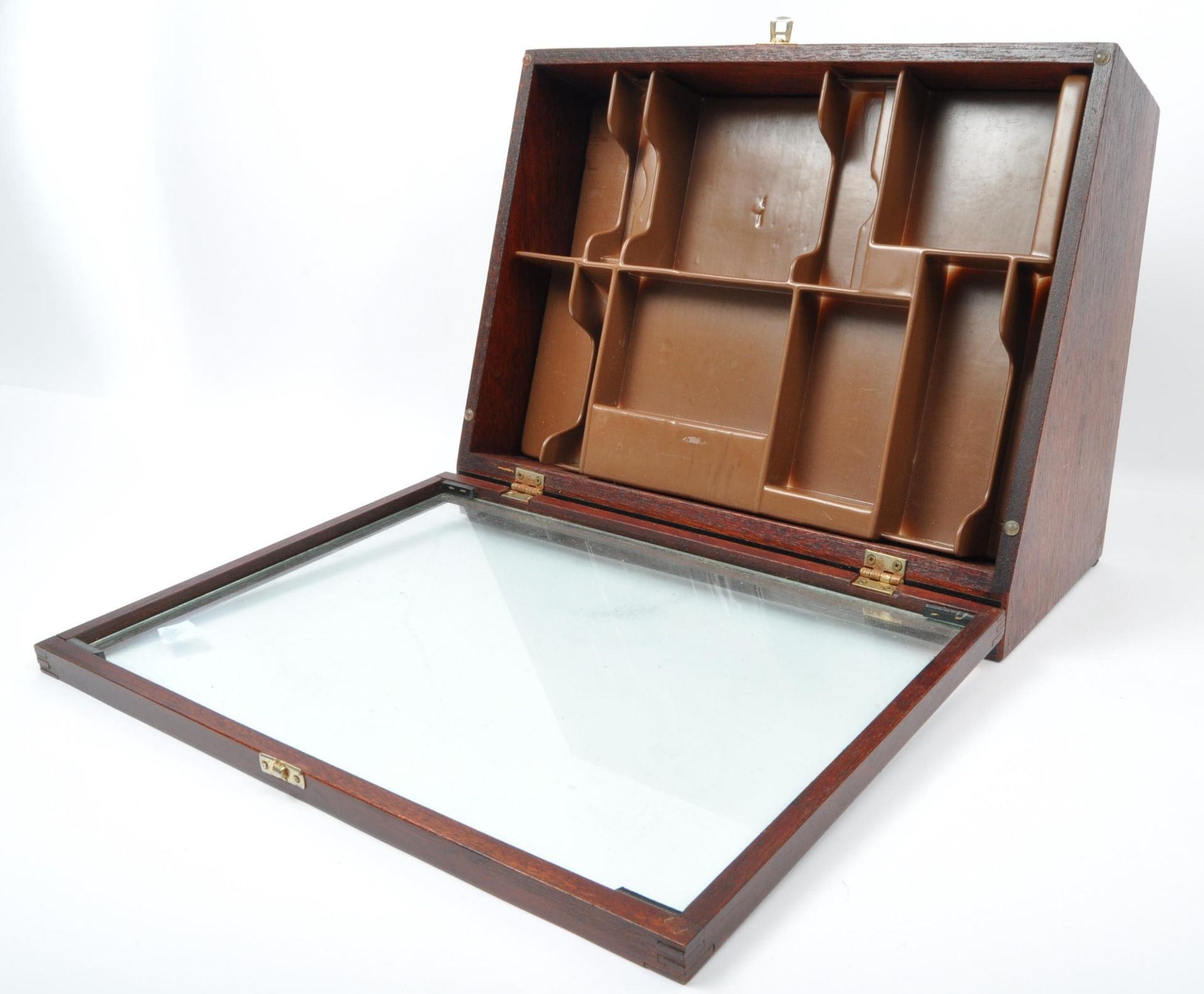 20TH CENTURY FINE CIGARS TOBACCONIST DISPLAY CASE - Bild 3 aus 5