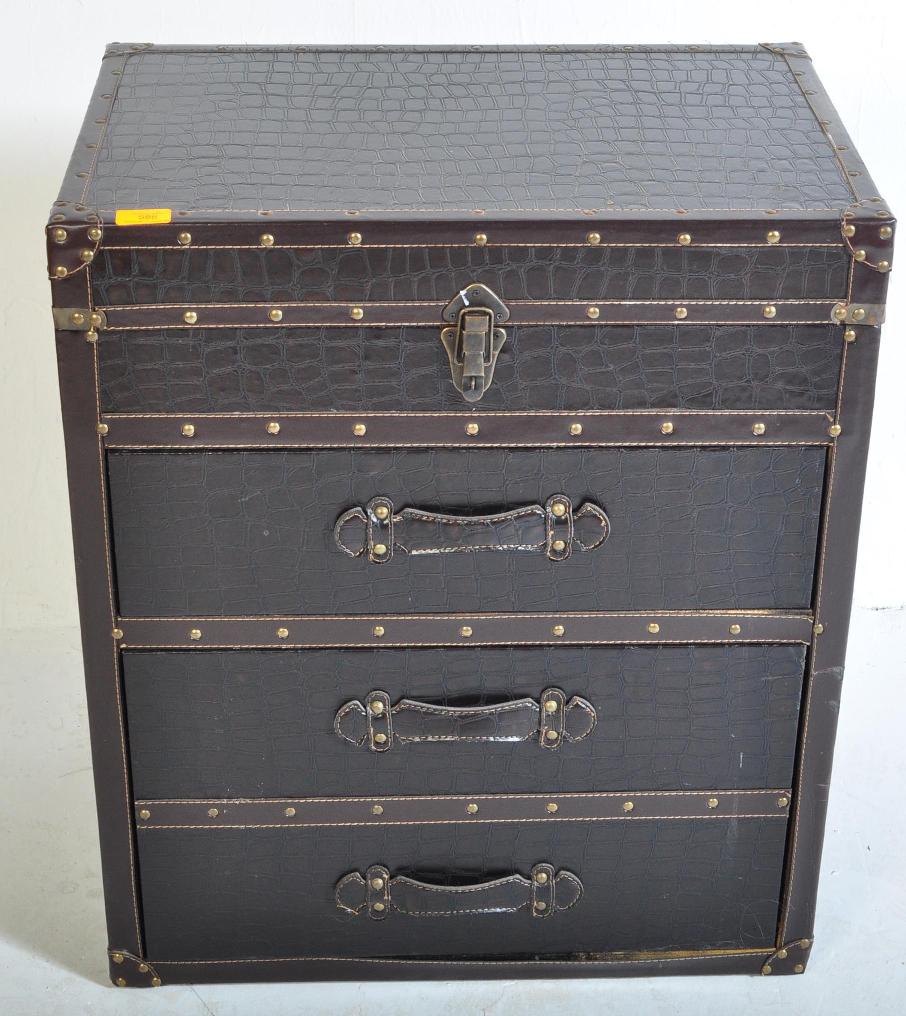 CONTEMPORARY LEATHER STUDDED TRAVEL CHEST OF DRAWERS - Bild 3 aus 6